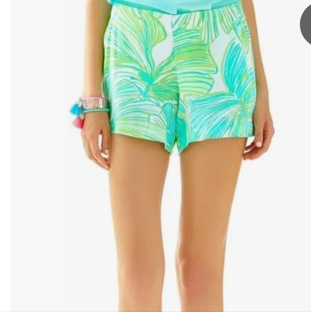 Lilly Pulitzer Green Tropical Print Cotton Shorts Size 2 Resort Prep
